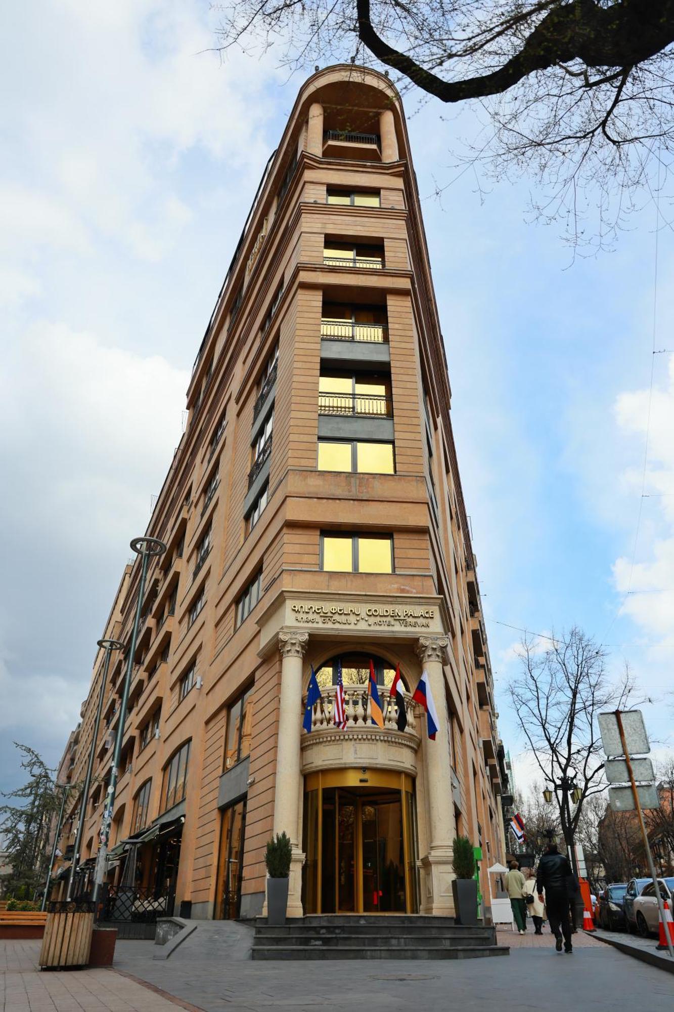 Golden Palace Hotel Jerevan Buitenkant foto