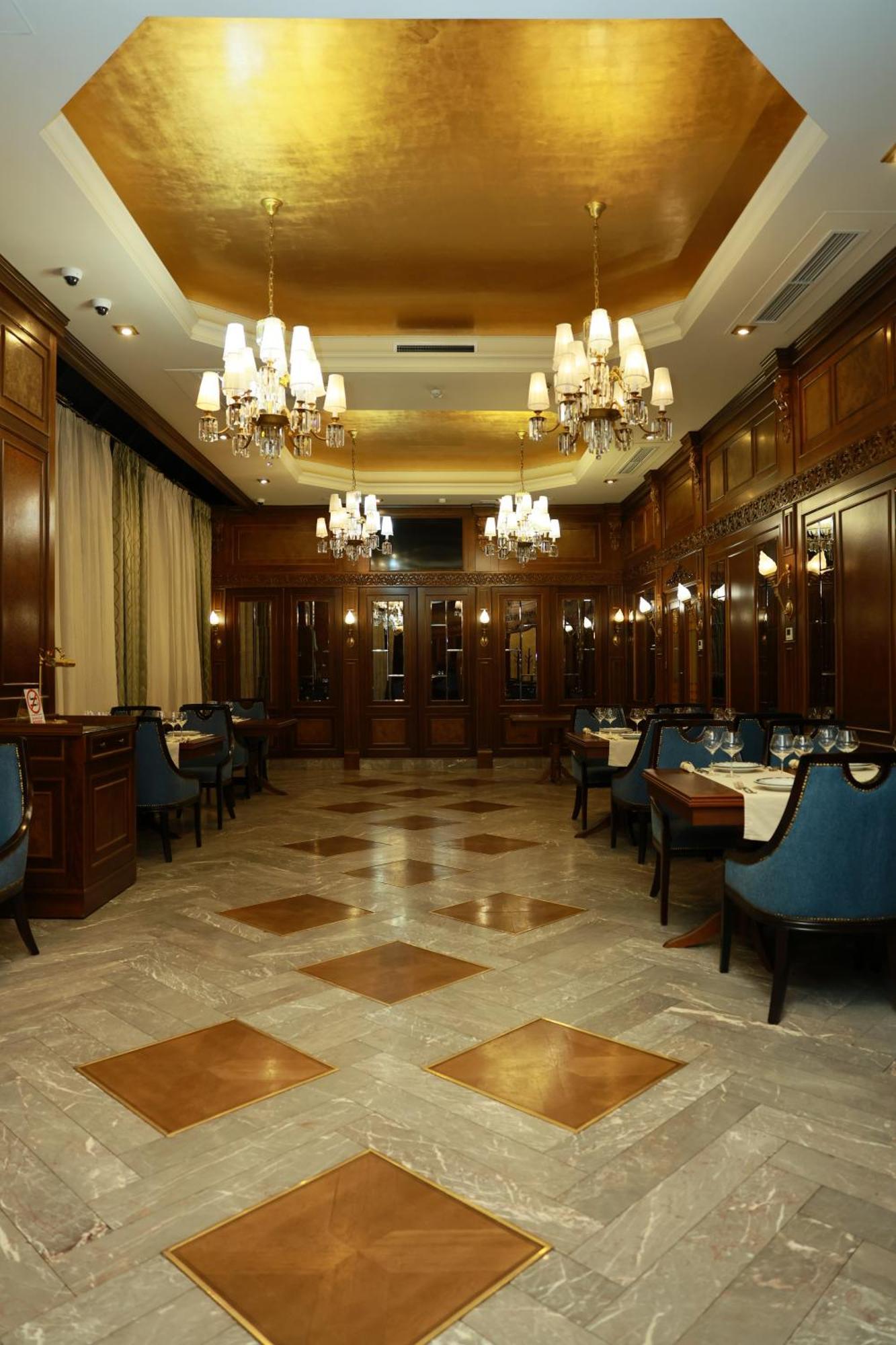 Golden Palace Hotel Jerevan Buitenkant foto
