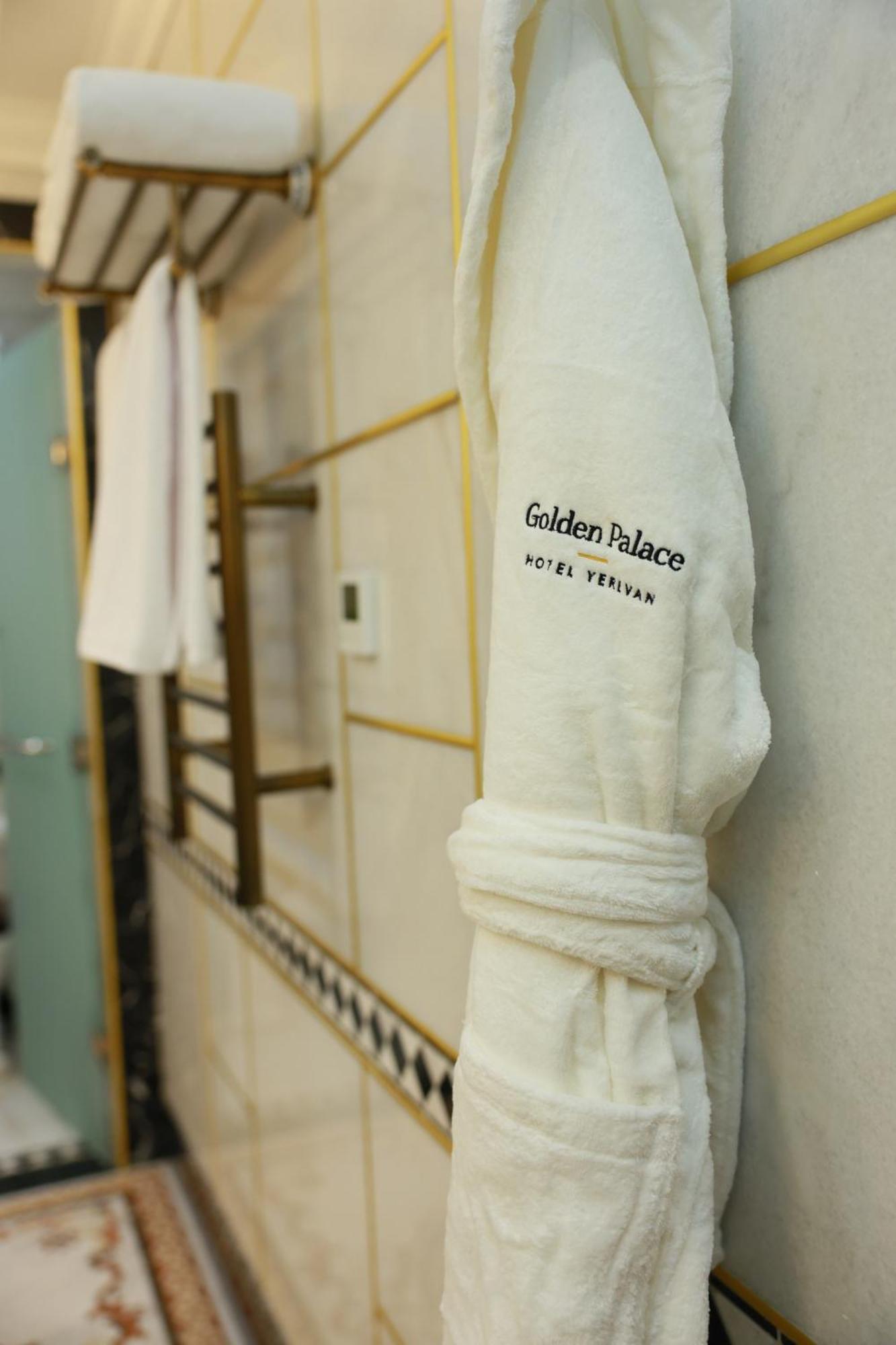 Golden Palace Hotel Jerevan Buitenkant foto