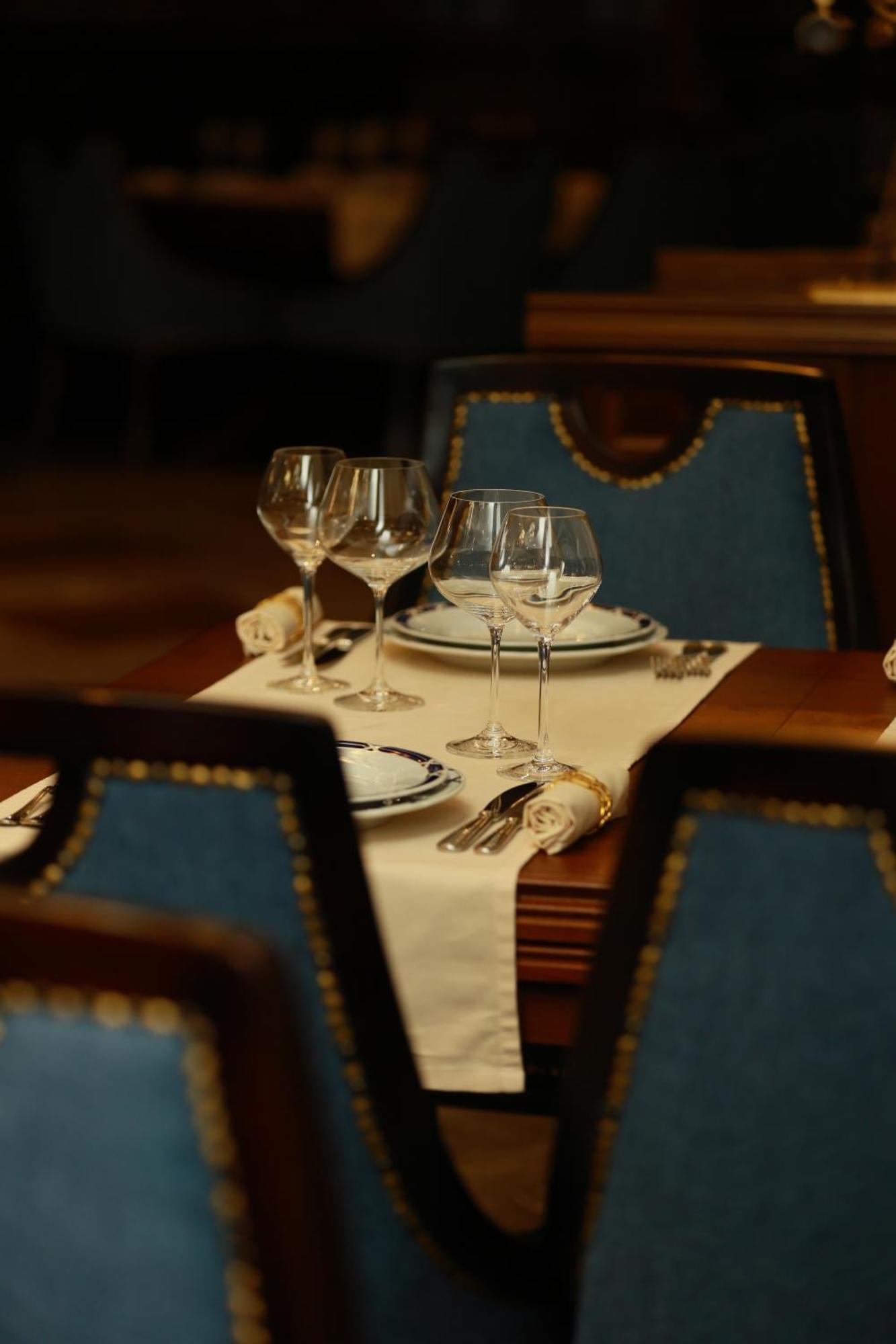 Golden Palace Hotel Jerevan Buitenkant foto
