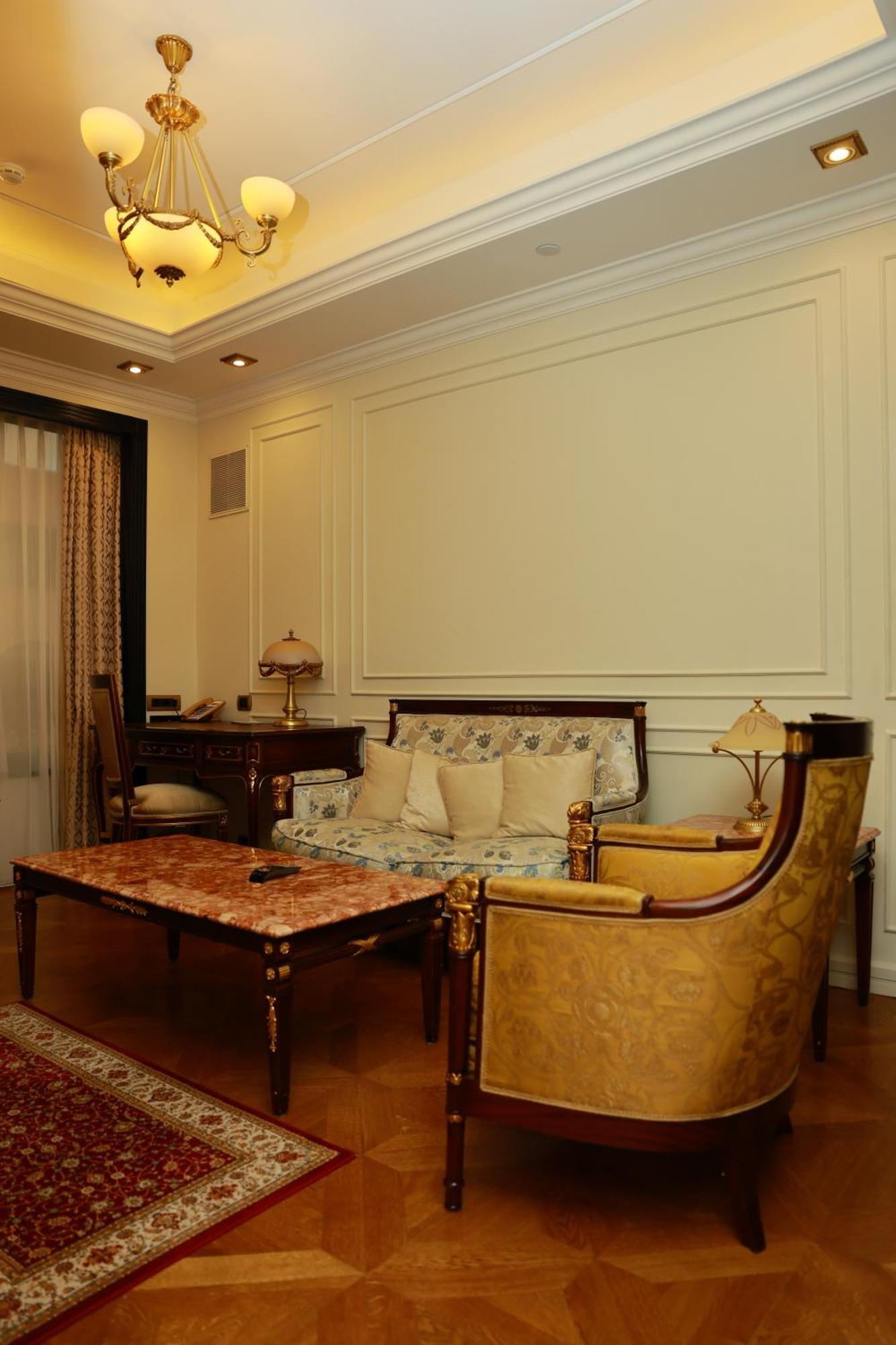 Golden Palace Hotel Jerevan Buitenkant foto