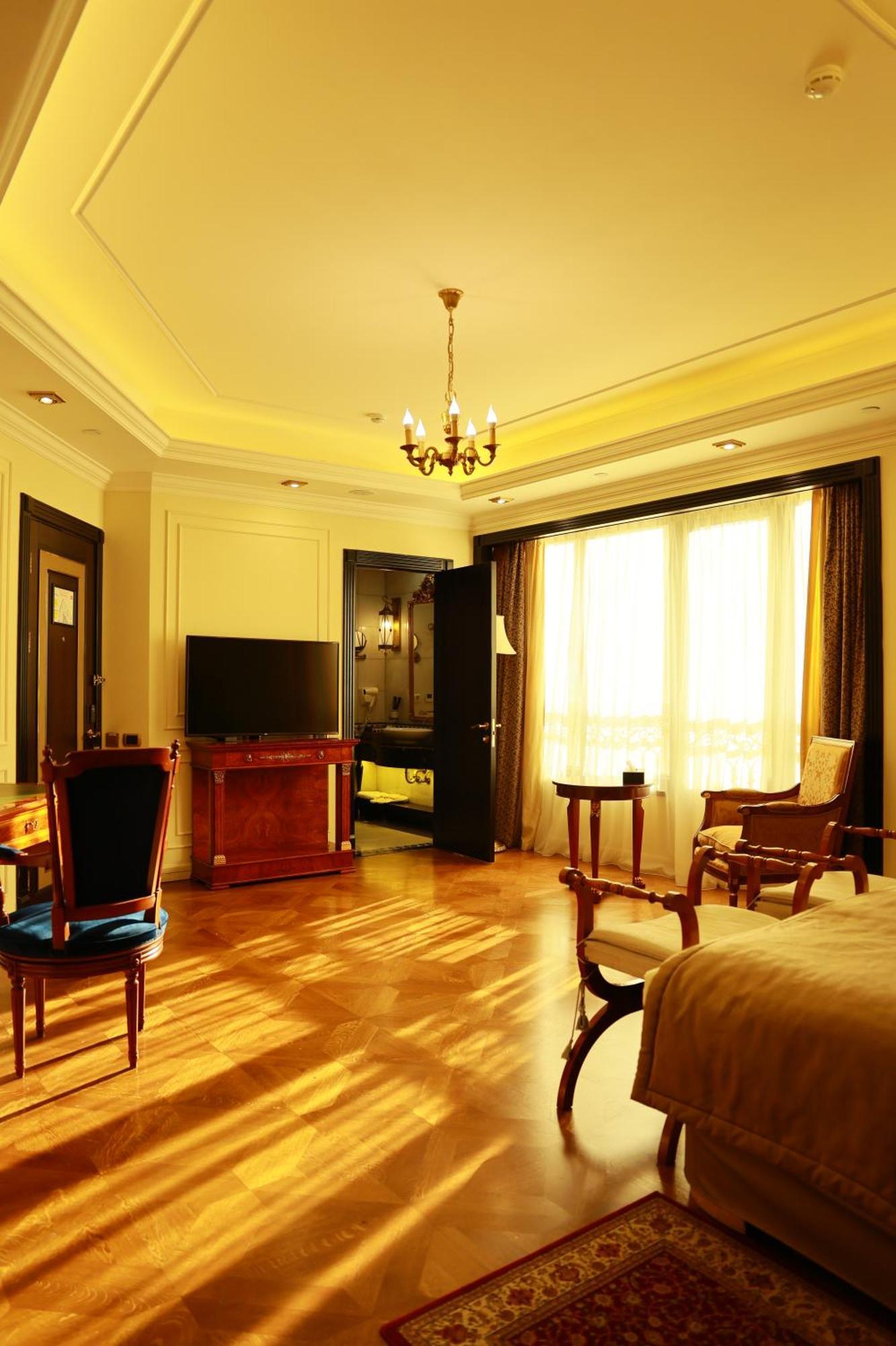 Golden Palace Hotel Jerevan Buitenkant foto