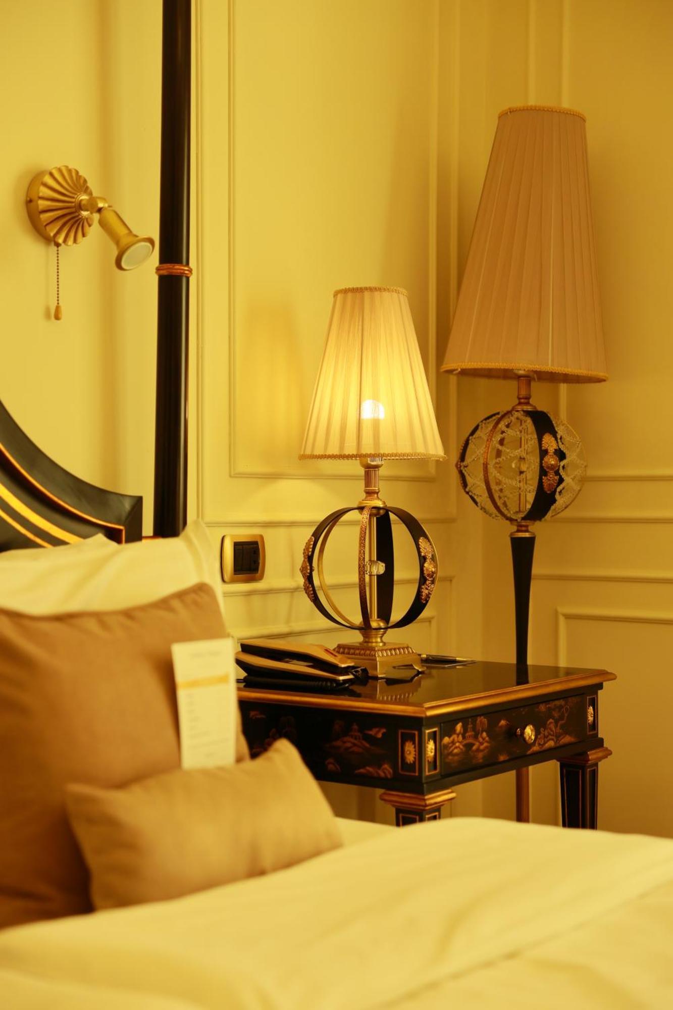 Golden Palace Hotel Jerevan Buitenkant foto