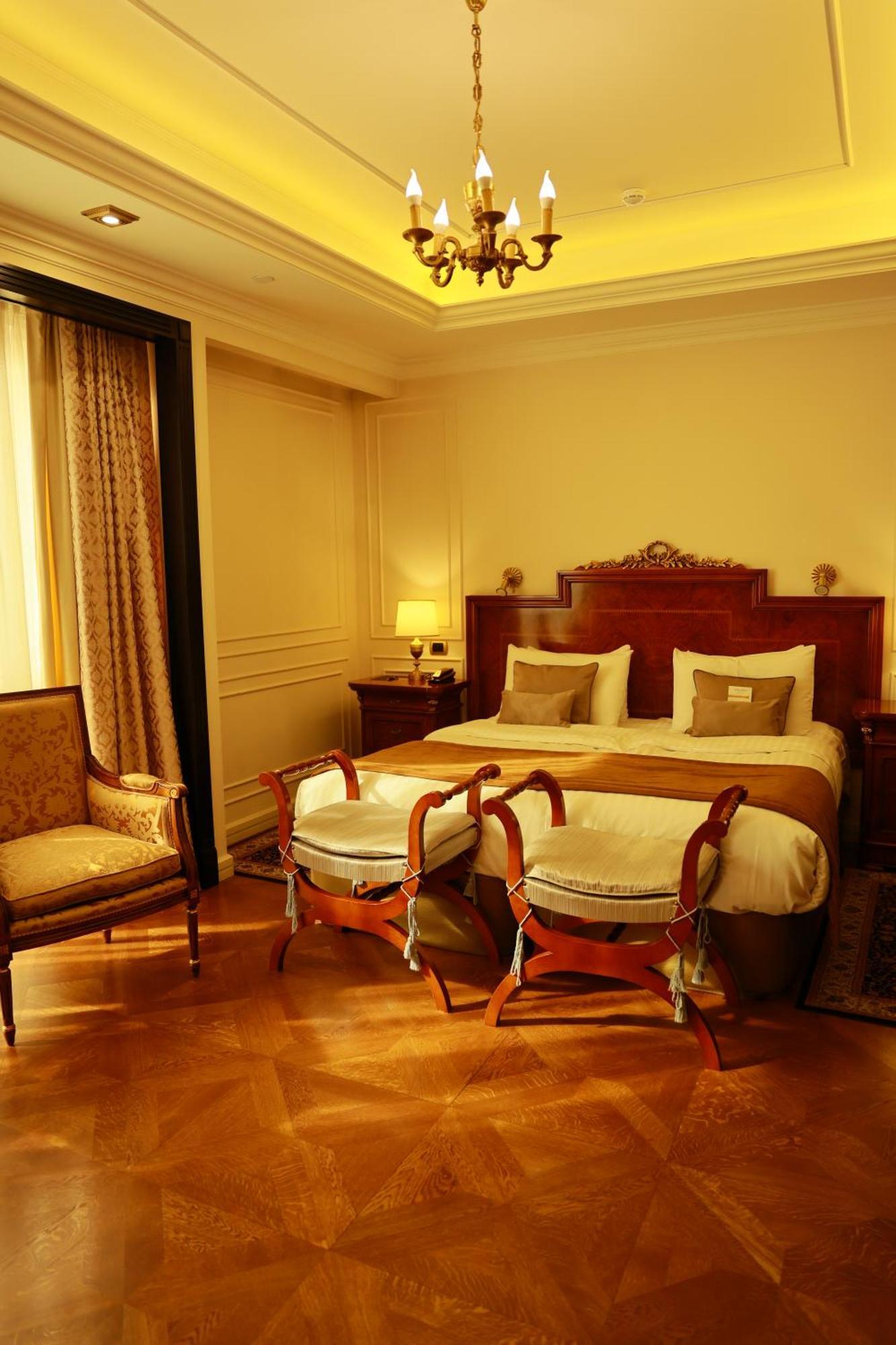 Golden Palace Hotel Jerevan Buitenkant foto