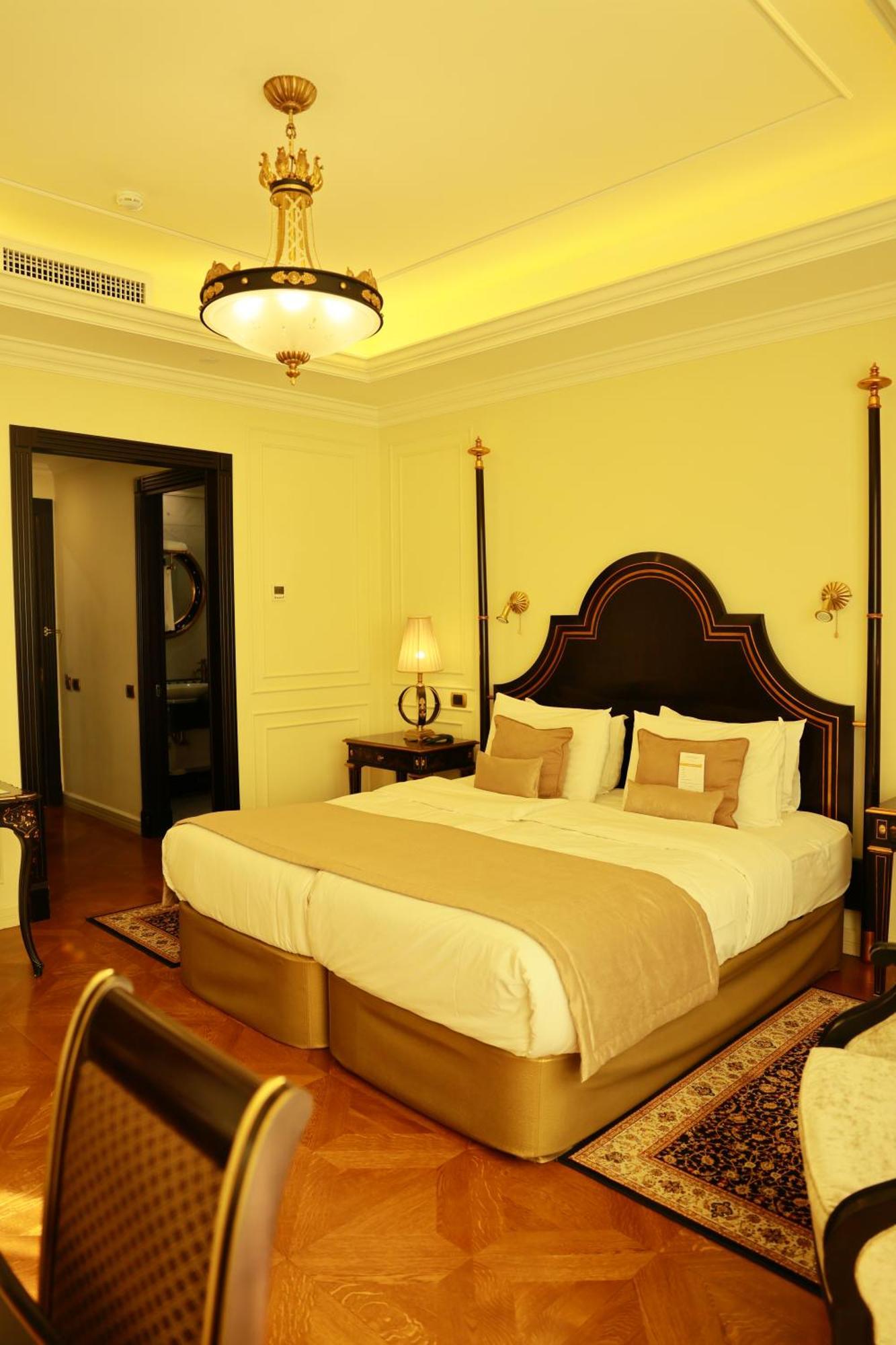 Golden Palace Hotel Jerevan Buitenkant foto