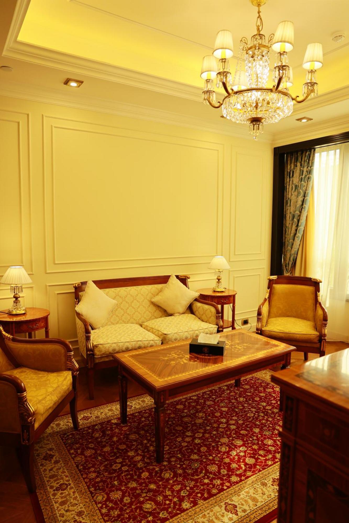 Golden Palace Hotel Jerevan Buitenkant foto